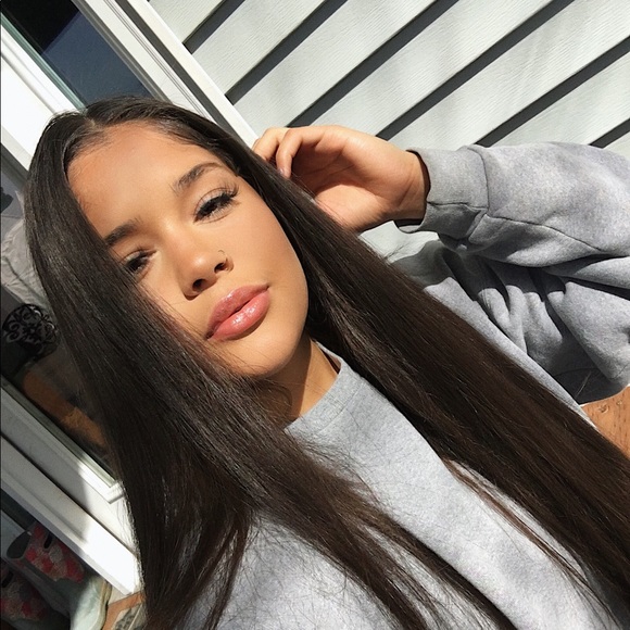 Meet your Posher, Naomi - Picture 1 of 1